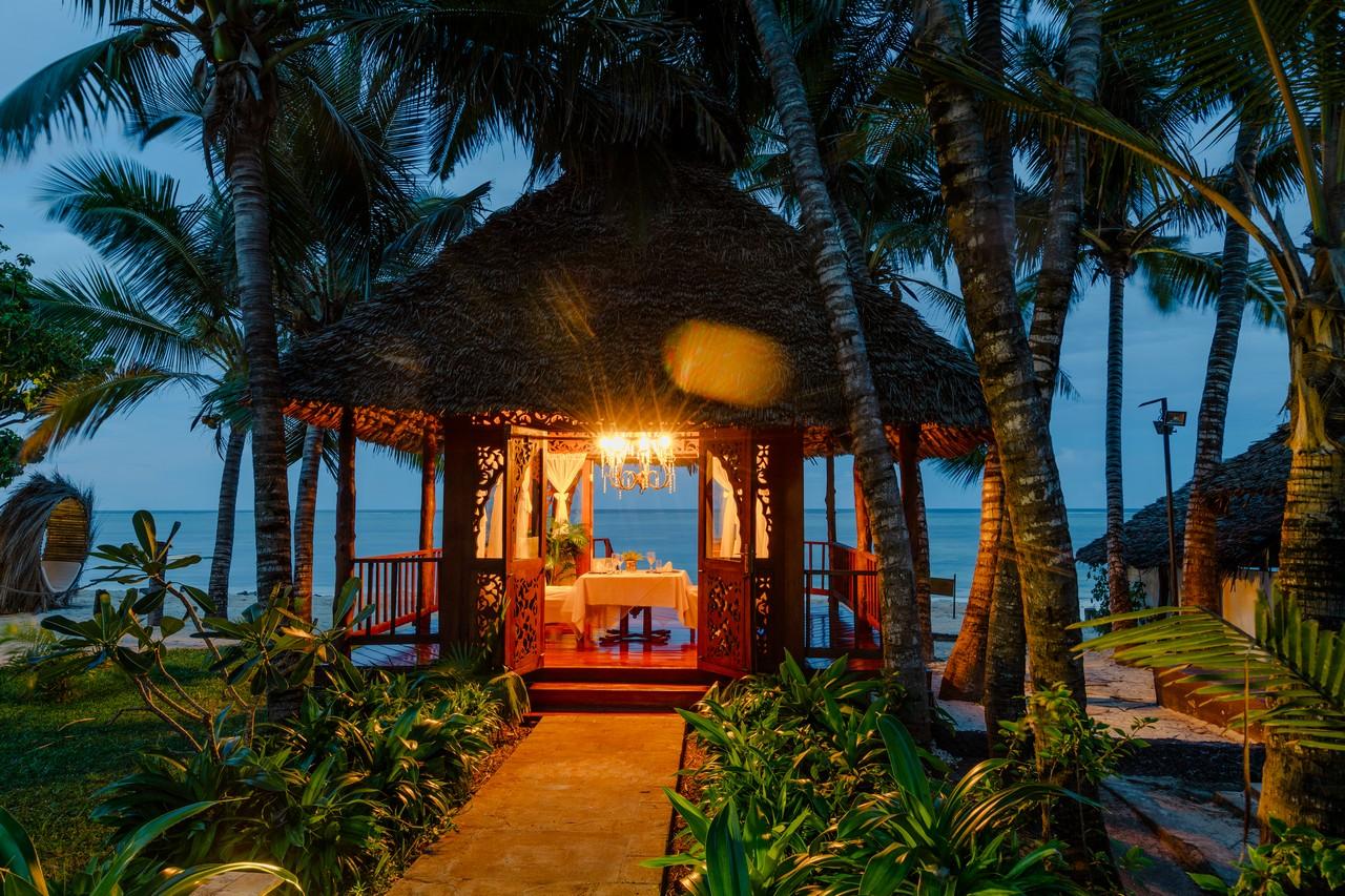 Breezes Beach Club 3 (10)
