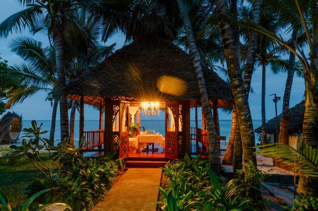 Breezes Beach Club 3 (10)