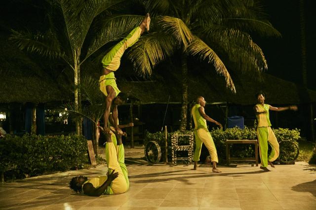 Breezes Beach Club 4 (1)