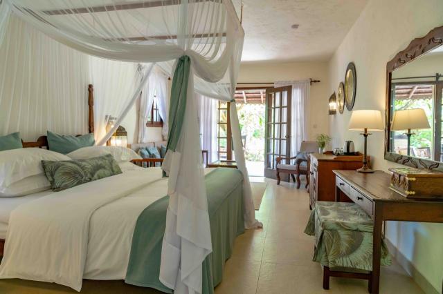 Breezes Beach Club 9 (7)