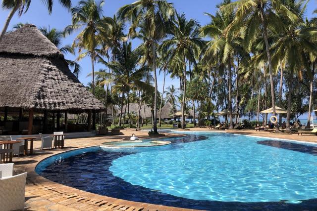 Bluebay Beach Resort 1 (9).JPG