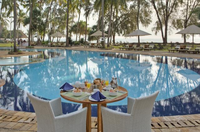 Bluebay Beach Resort 1 (12)