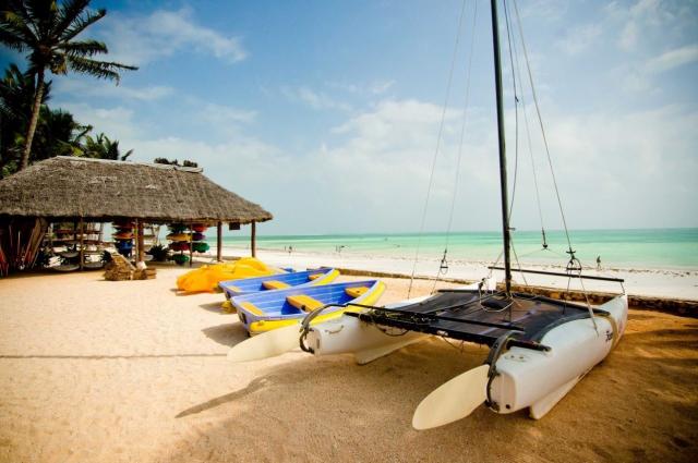 Bluebay Beach Resort 2 (1)