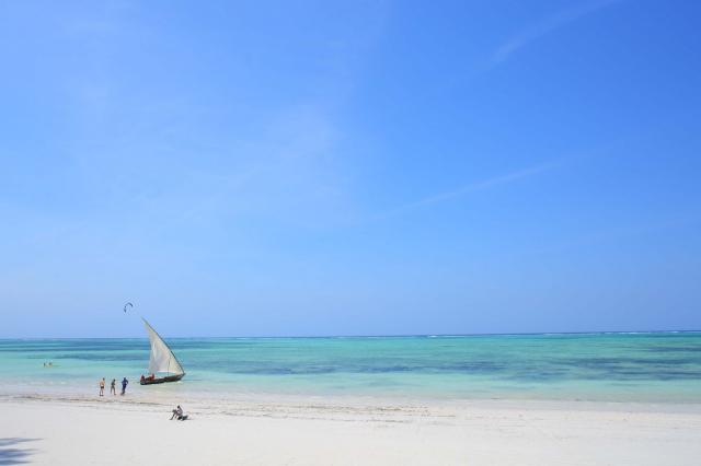 Bluebay Beach Resort 2 (3)