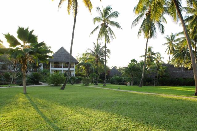 Bluebay Beach Resort 3 (1)