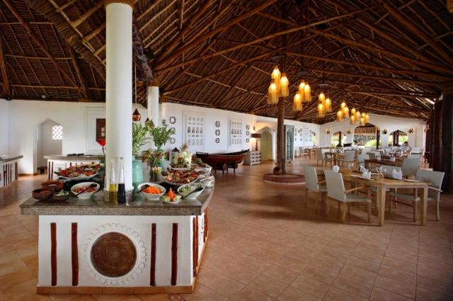 Bluebay Beach Resort 6 (2)