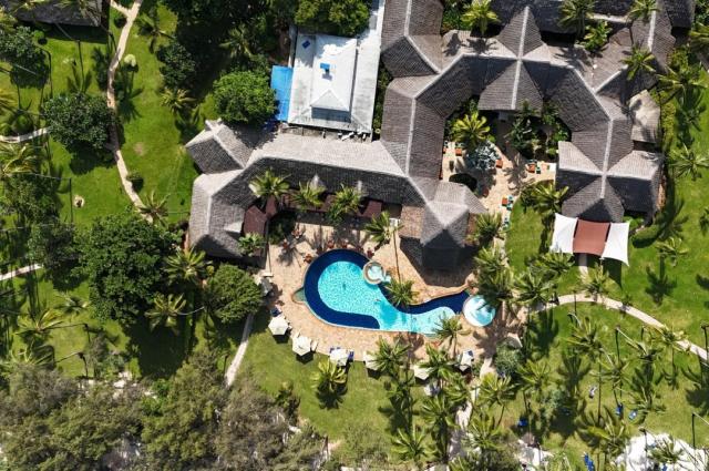 Bluebay Beach Resort 1 (3).JPG