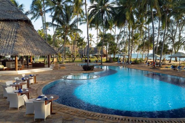 Bluebay Beach Resort 1 (8)