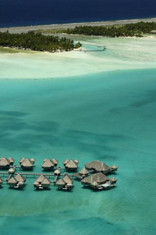 Polynesie-St.-Regis-Bora-resort-11110