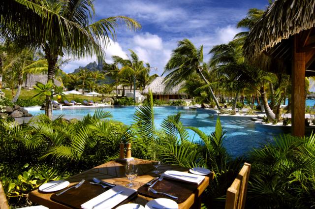 Polynesie-St.-Regis-Bora-bazen-1125