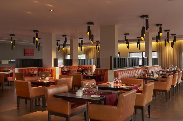 Melia Dunas Beach food and b (1)