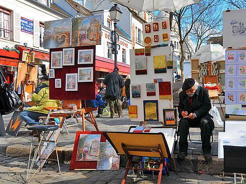 Paříž_a_Versailles_let_place-du-tertre-1.jpeg