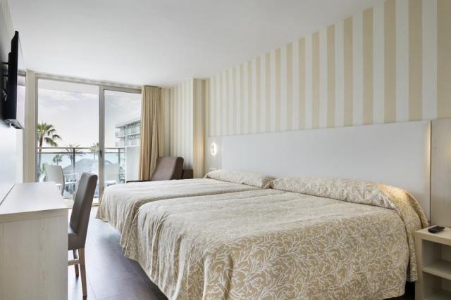 best-maritim-2017-superior-room_34671731955_o