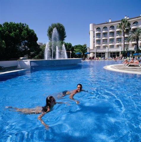 BestCambrils-pool-10-05-web