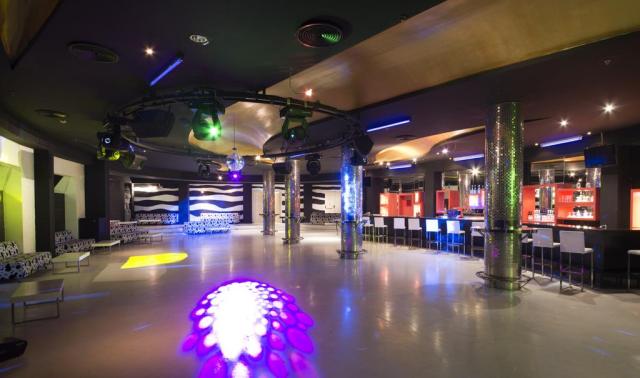 Turecko-Limak-Atlantis-bar-14115