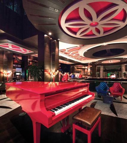 Cornelia-Diamond-lobby-1520