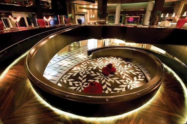 Cornelia-Diamond-lobby-1525