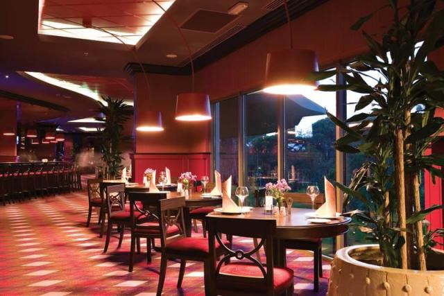 Cornelia-Diamond-restaurant-1530