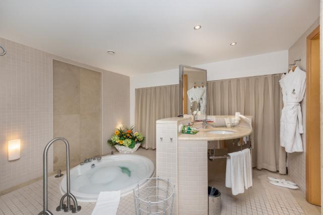 JUNIOR SUITE(1)