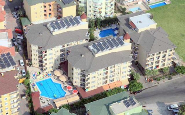 Kleopatra-Royal-Palm-2014-flight-view