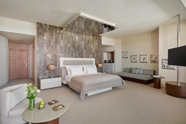 MRB_Suite_Sea_View_3
