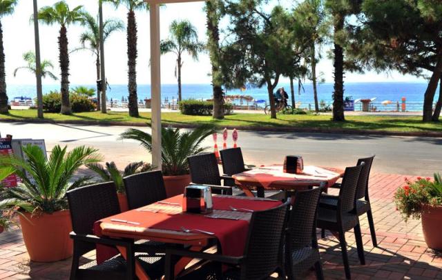 Kleopatra-Ada-beach-restaurant--outdoor-3
