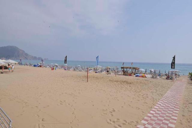 Kleopatra-Ada-beach-plaz