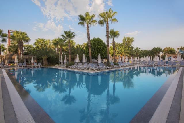 OUTDOOR POOL 4