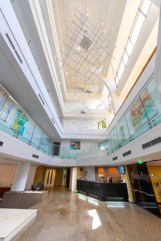 Crystal_atrium_SPY_3614