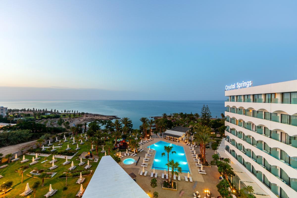 Crystal_hotelsv_SPY_4560