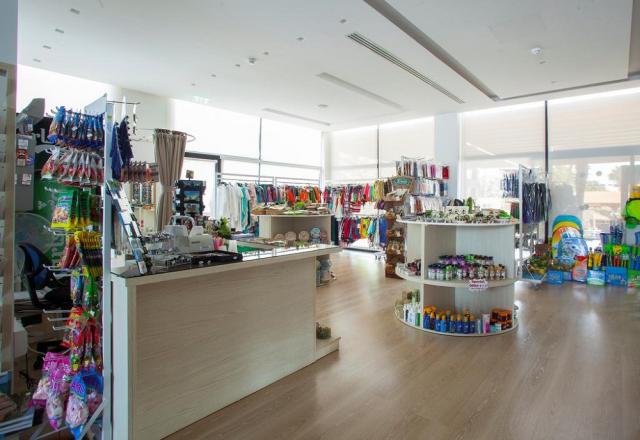 cavo maris beach facilit (1)