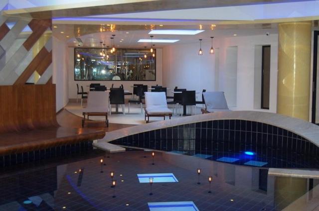 cavo maris beach facilit (4)