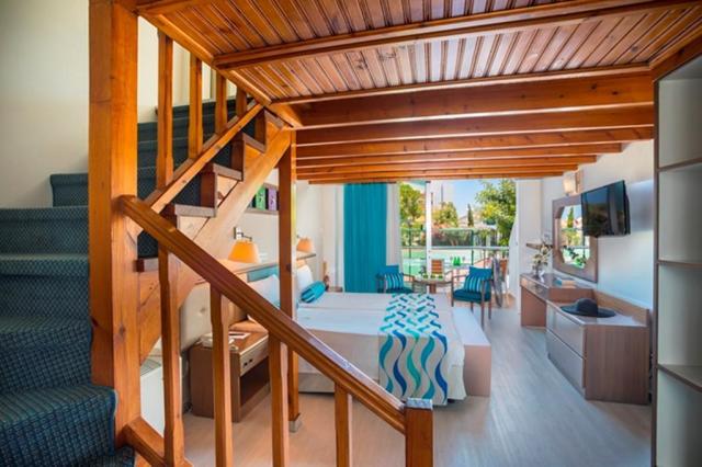 cavo maris beach rooms (6)
