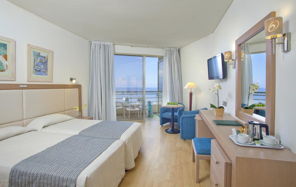 golden coast rooms (2)