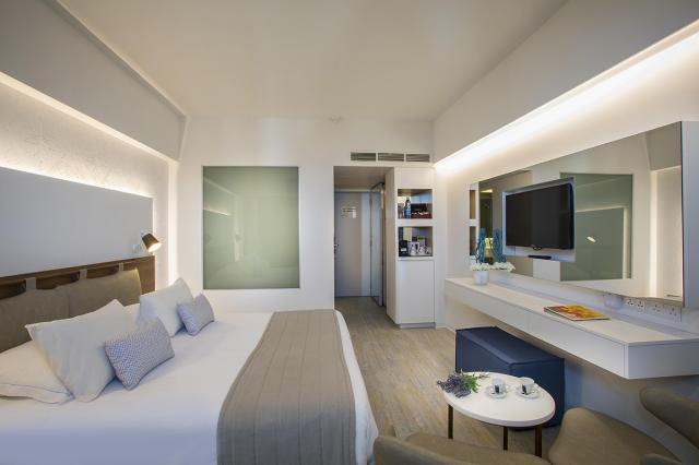 lordos beach rooms (1)