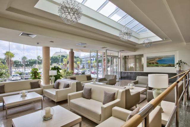 Hotel Santana Lobby