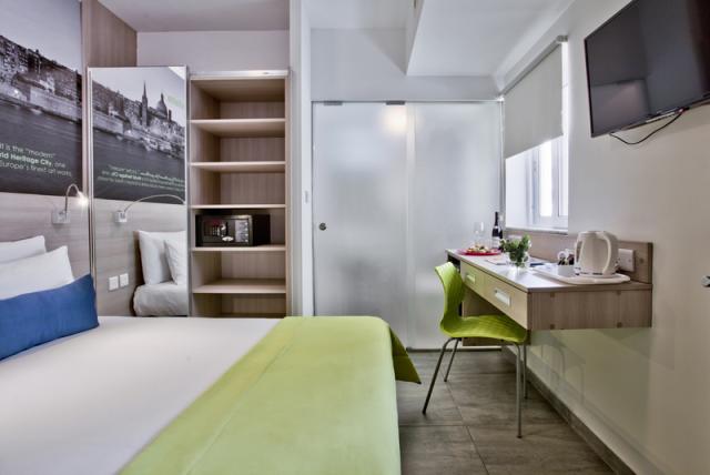 Economy Room 2