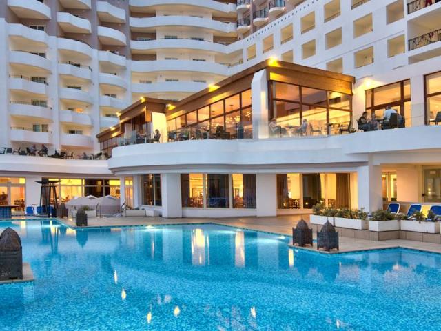 SA_Outdoor_Pool_Night_1_Lo