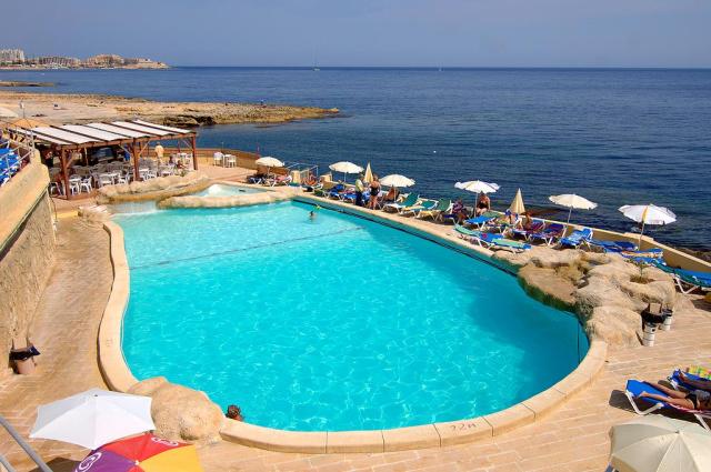 Malta-Preluna-bazen-1215