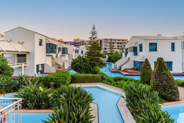 9 - Deluxe Superior Pool