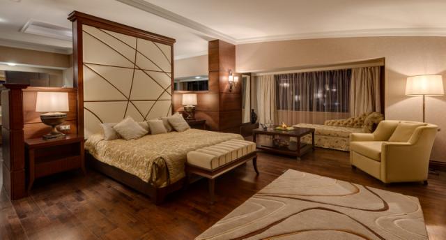 10 - King Suite Room