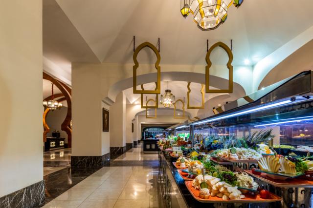 MAIN RESTAURANT1