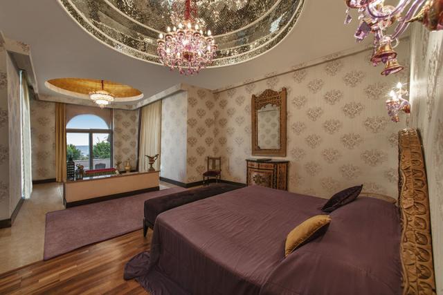 SUSAM VILLA BEDROOM 1