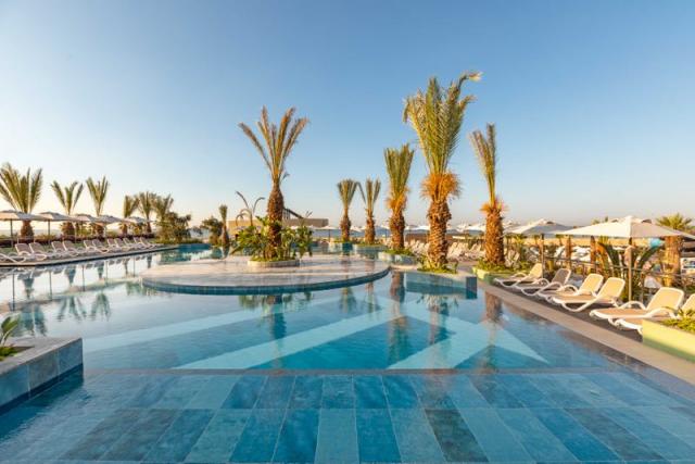 Infinity Pool_1