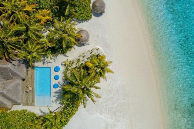 Anantara Dhigu 6-pool vila (2)
