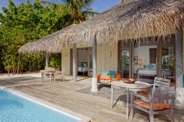 Anantara Dhigu 6-pool vila (5)