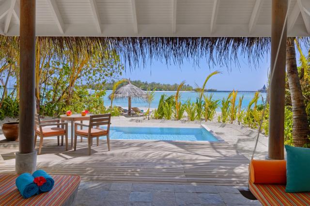Anantara Dhigu 6-pool vila (7)