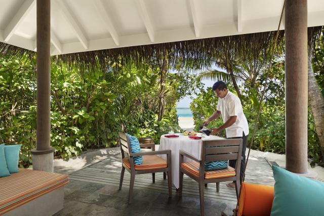 Anantara Dhigu 6-pool vila (8)