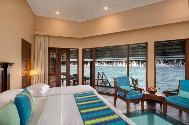 Adaaran Club Rannalhi 13 water villas (1)