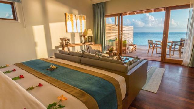 Hurawalhi Island ocean vila 3 (1)